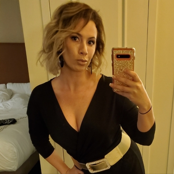 Bookmark my closet! - Picture 4 of 6